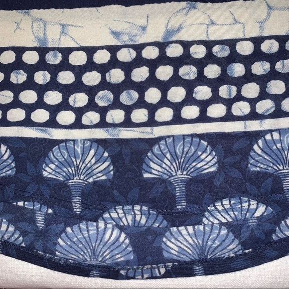 🍀Lucky brand🍀, women’s tunic size M blue print w/marbling - Picture 3 of 5